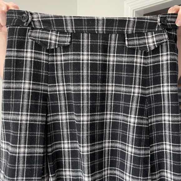 Plaid kilt style mini perfect for fall! - Picture 3 of 3